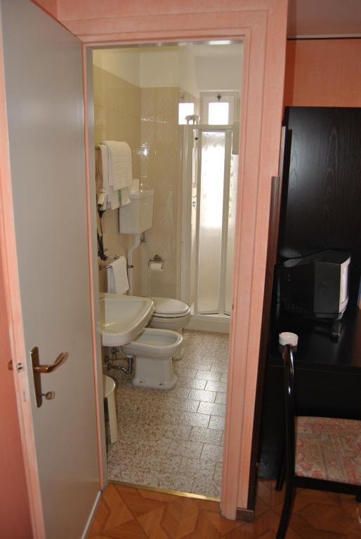 Hotel Villa Mon Toc Stresa Zimmer foto